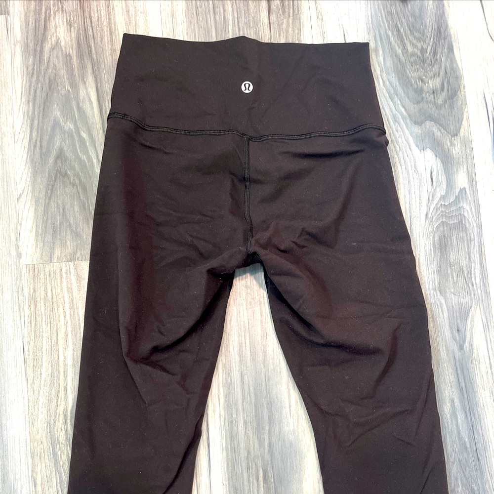 Lululemon Athletica capri crops size 6 women’s excellent leggings G113